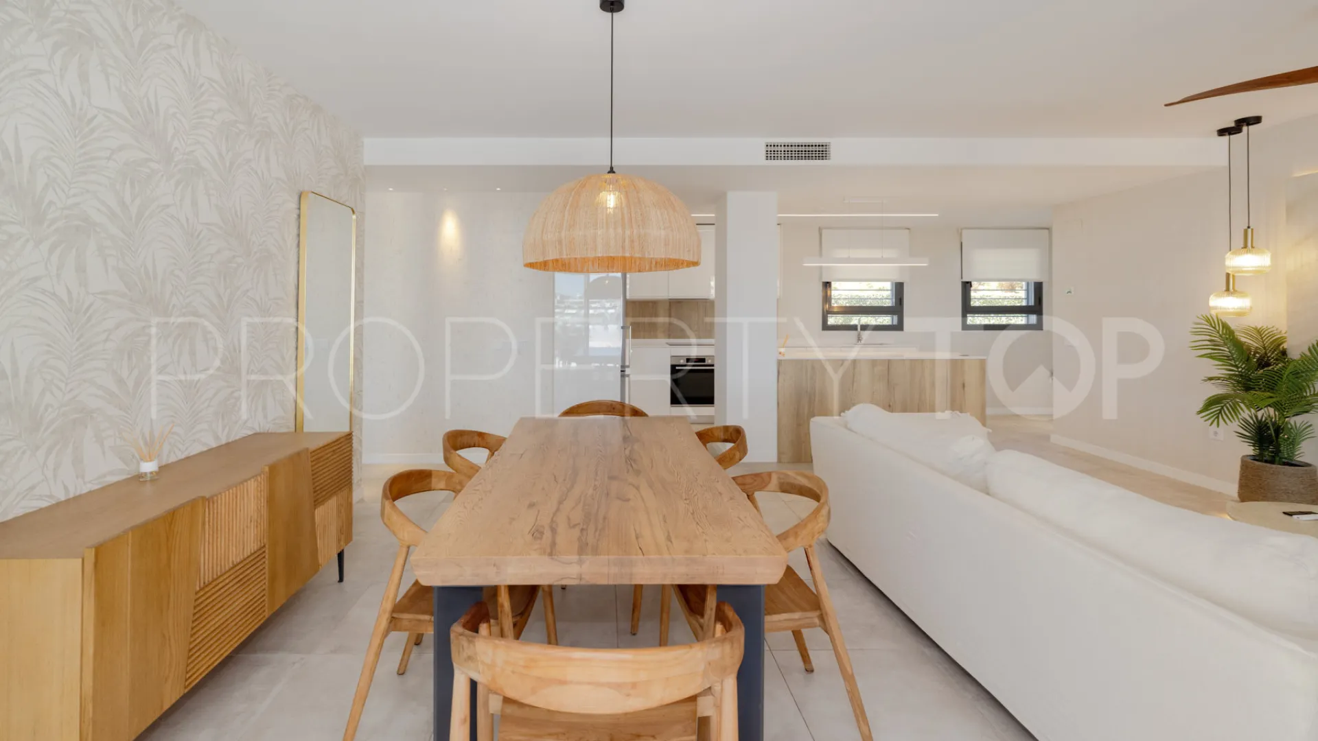 Apartamento en venta en Estepona Puerto