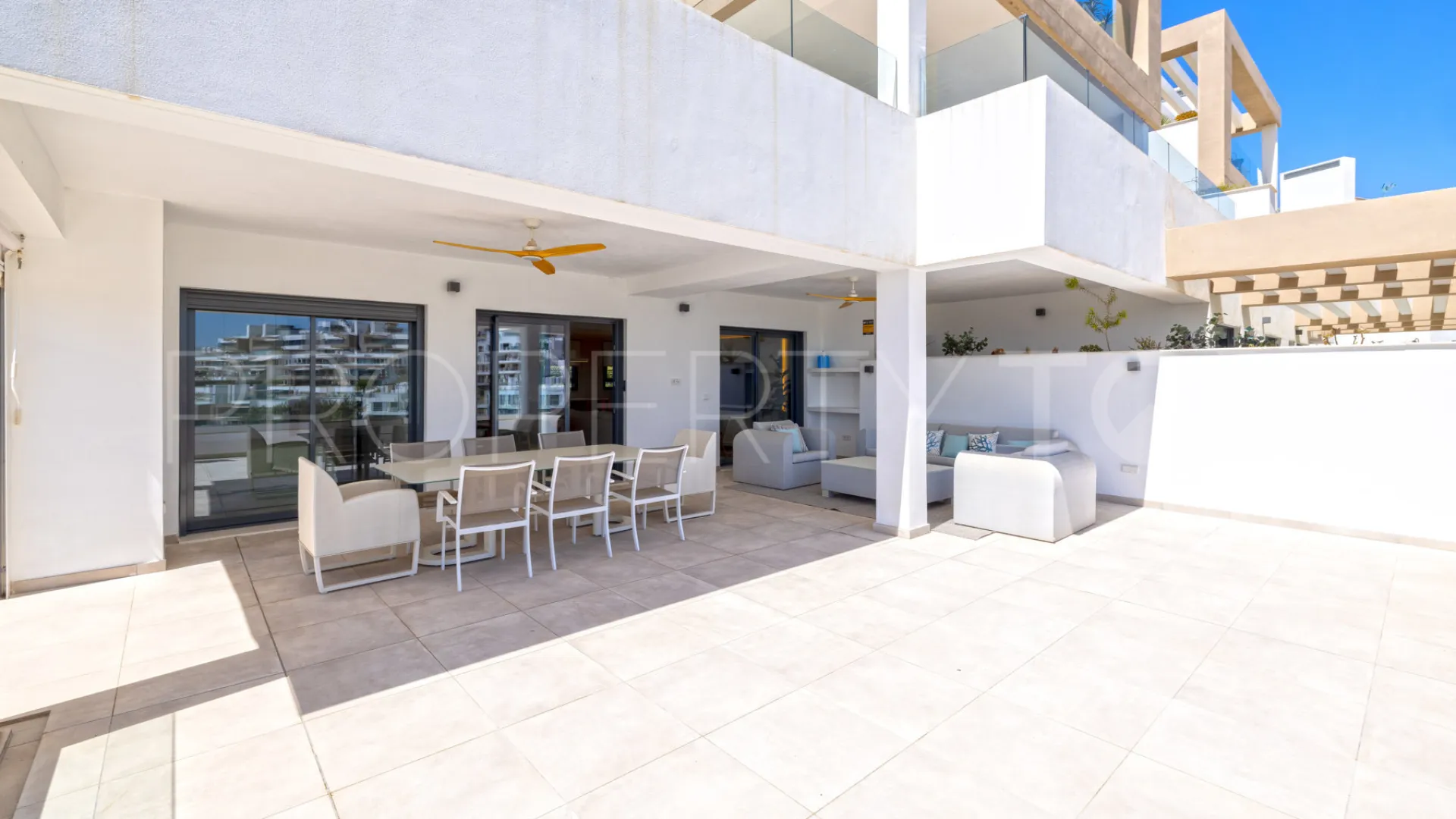 Apartamento en venta en Estepona Puerto