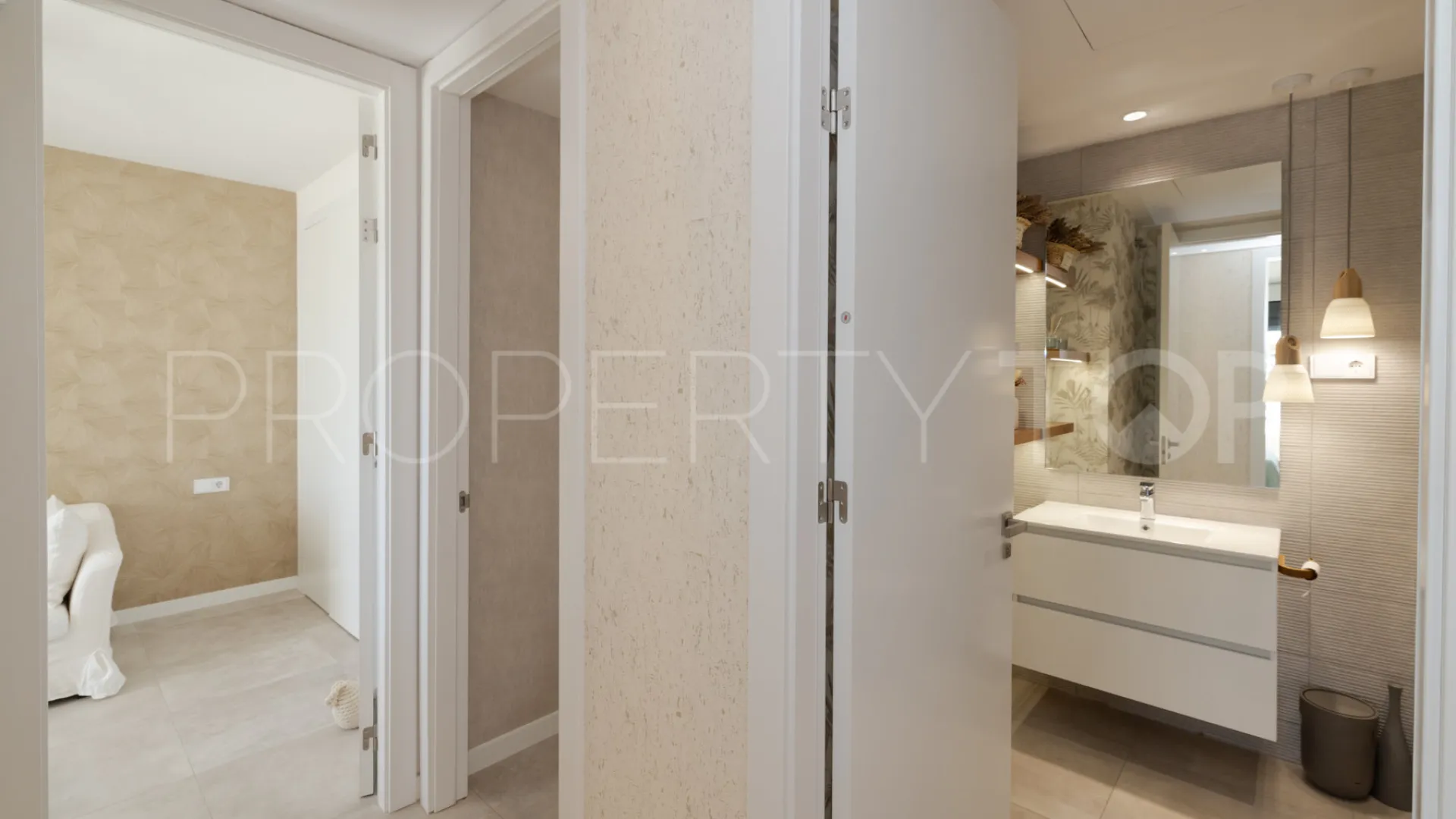 Apartamento en venta en Estepona Puerto