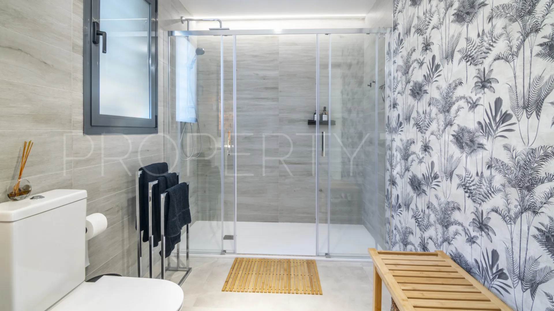 Apartamento en venta en Estepona Puerto