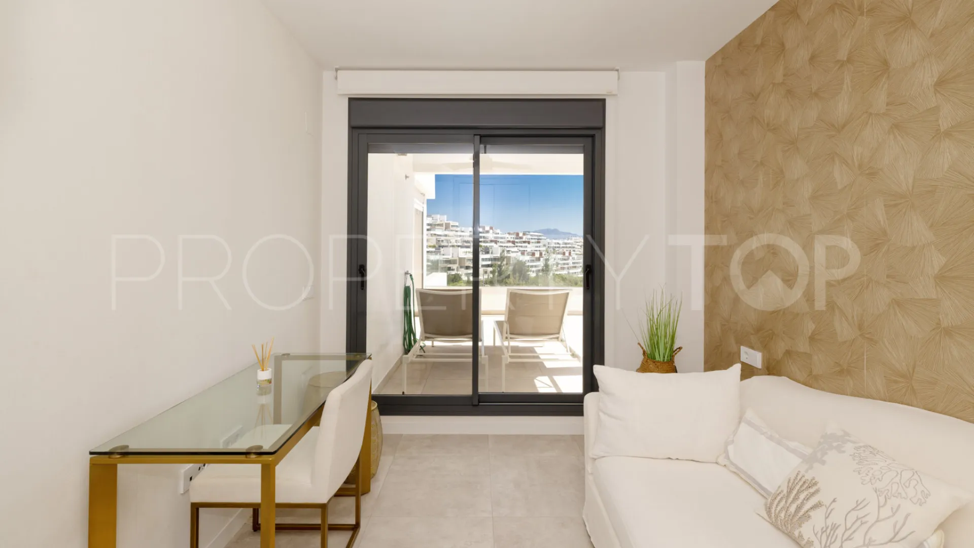 Apartamento en venta en Estepona Puerto