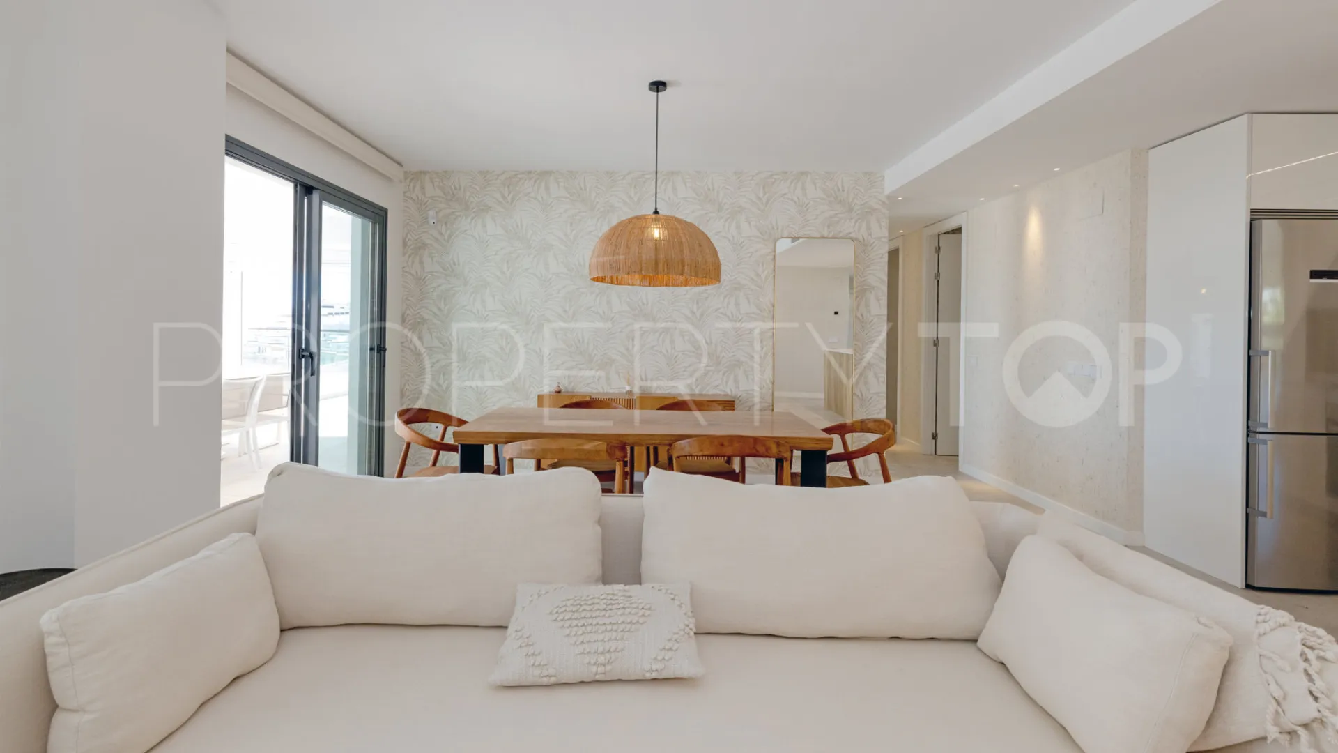 Apartamento en venta en Estepona Puerto