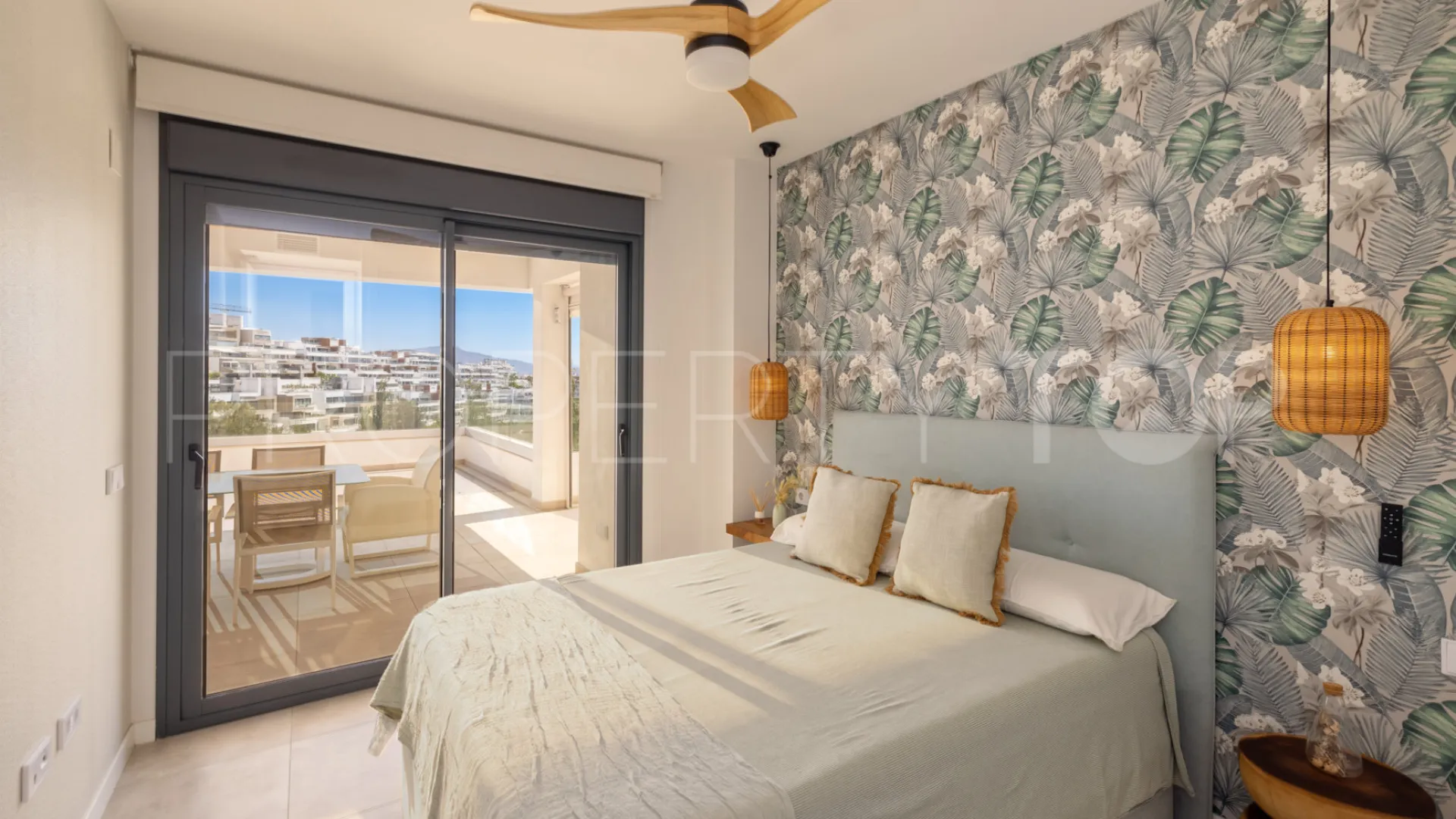 Apartamento en venta en Estepona Puerto
