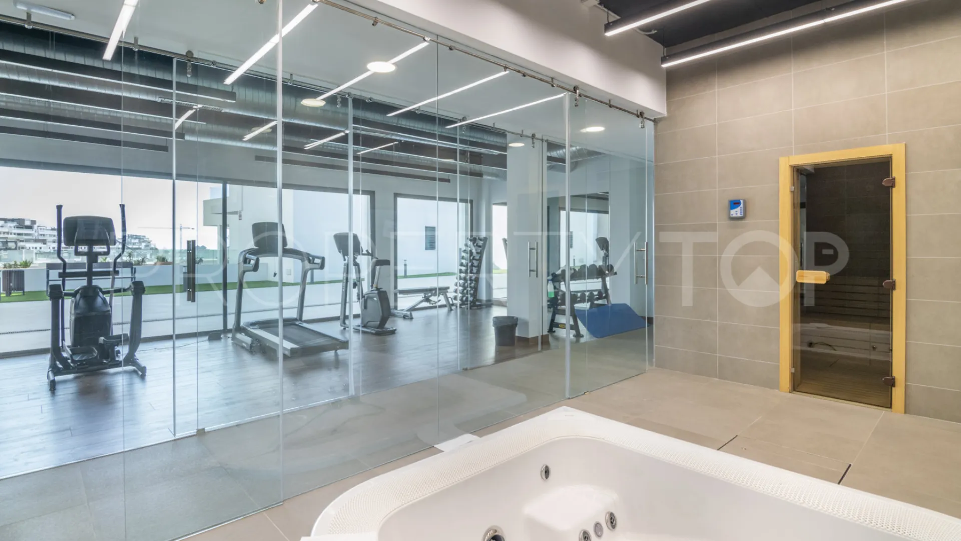 Apartamento en venta en Estepona Puerto