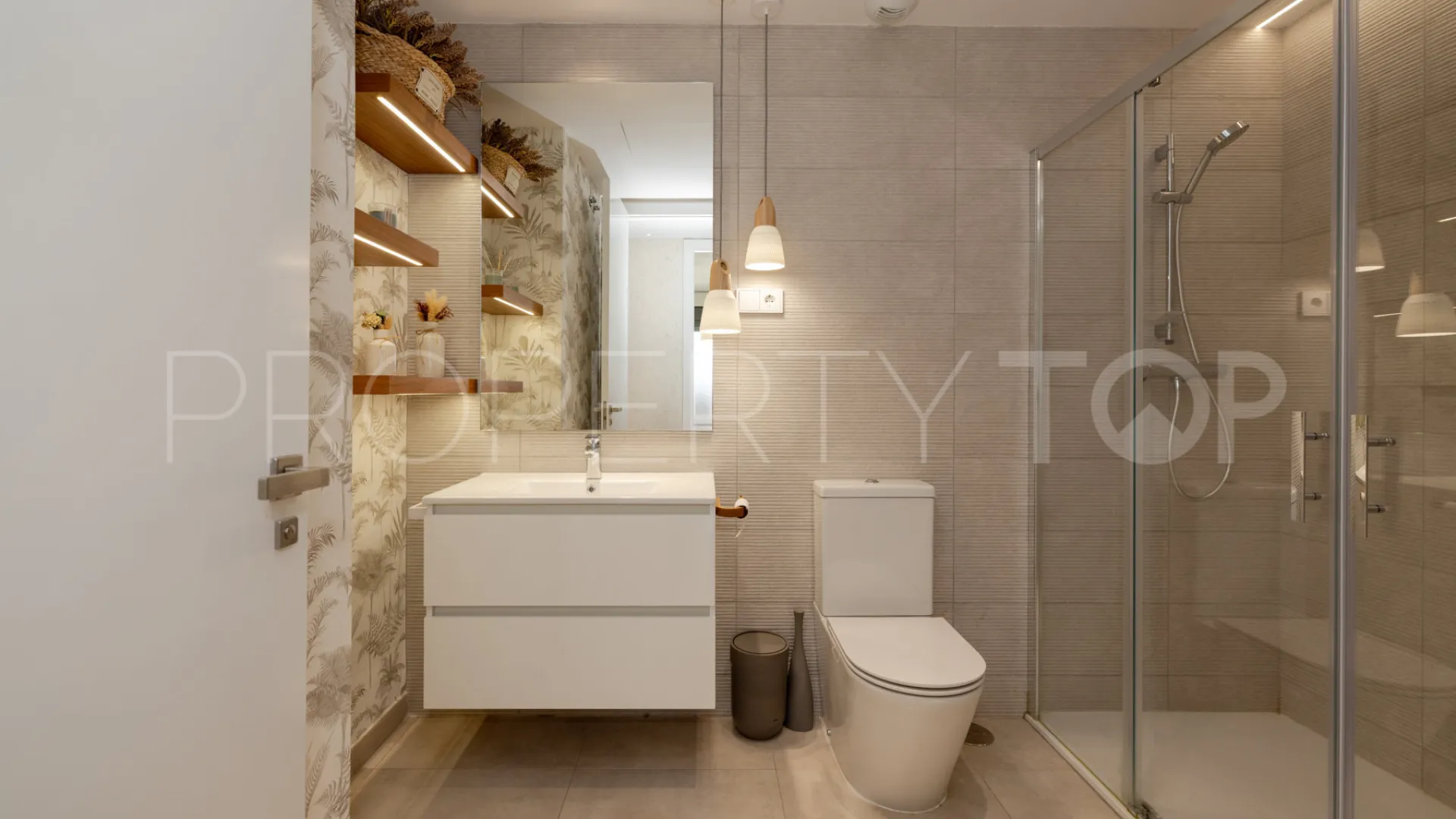 Apartamento en venta en Estepona Puerto
