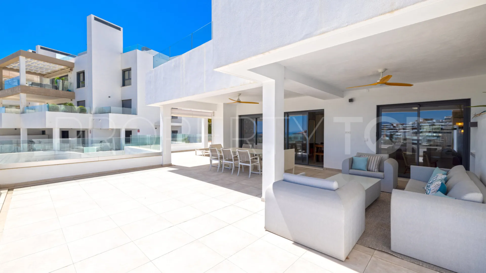 Apartamento en venta en Estepona Puerto