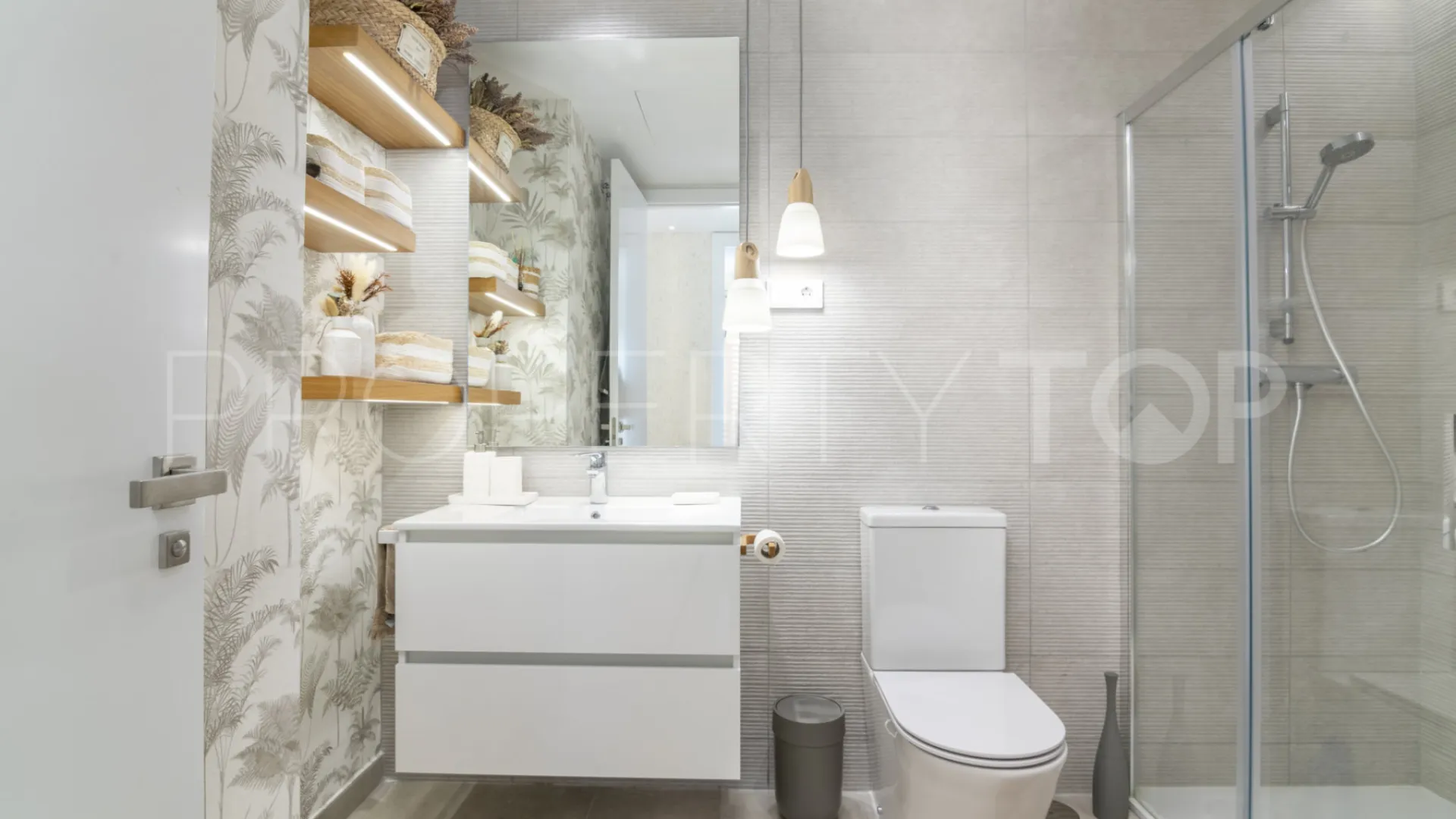 Apartamento en venta en Estepona Puerto