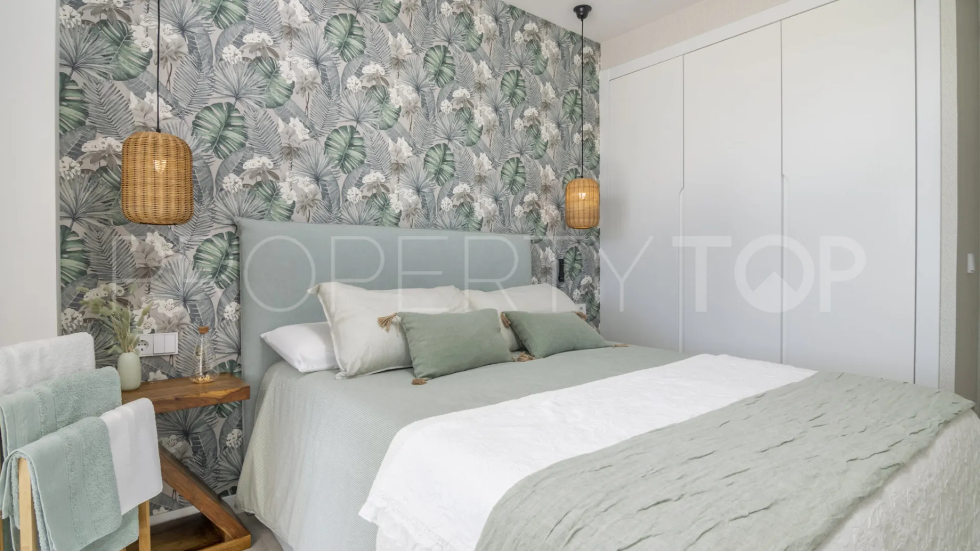 Apartamento en venta en Estepona Puerto