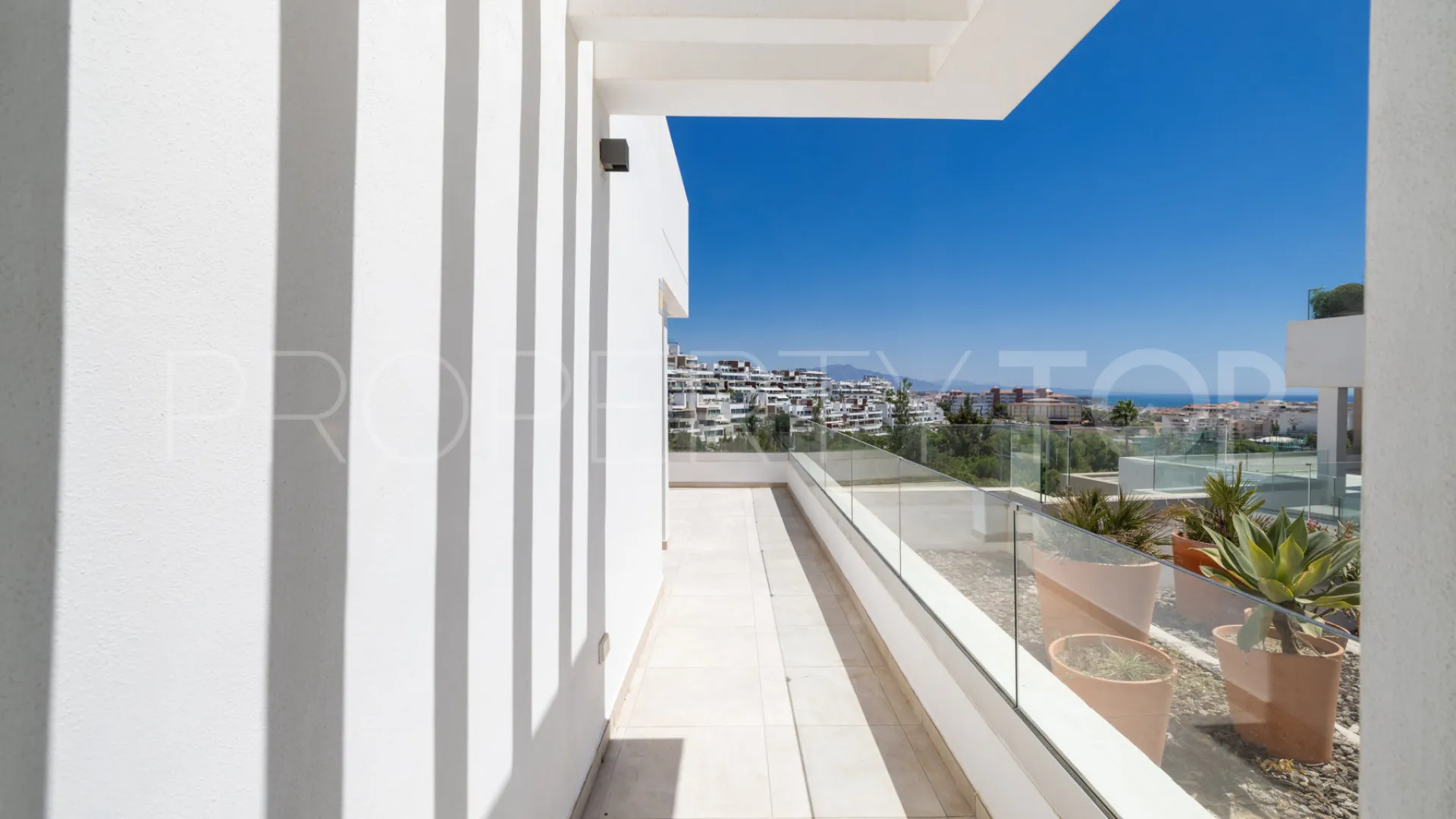 Apartamento en venta en Estepona Puerto