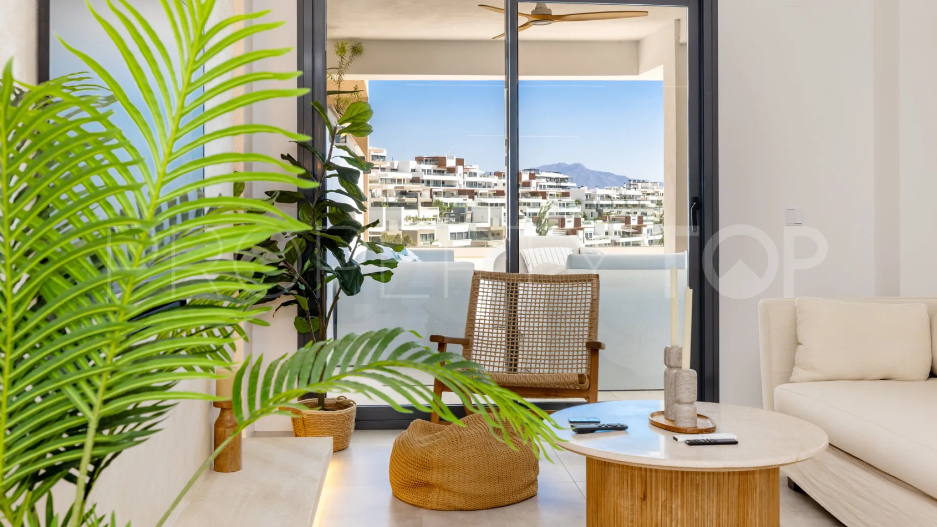 Apartamento en venta en Estepona Puerto