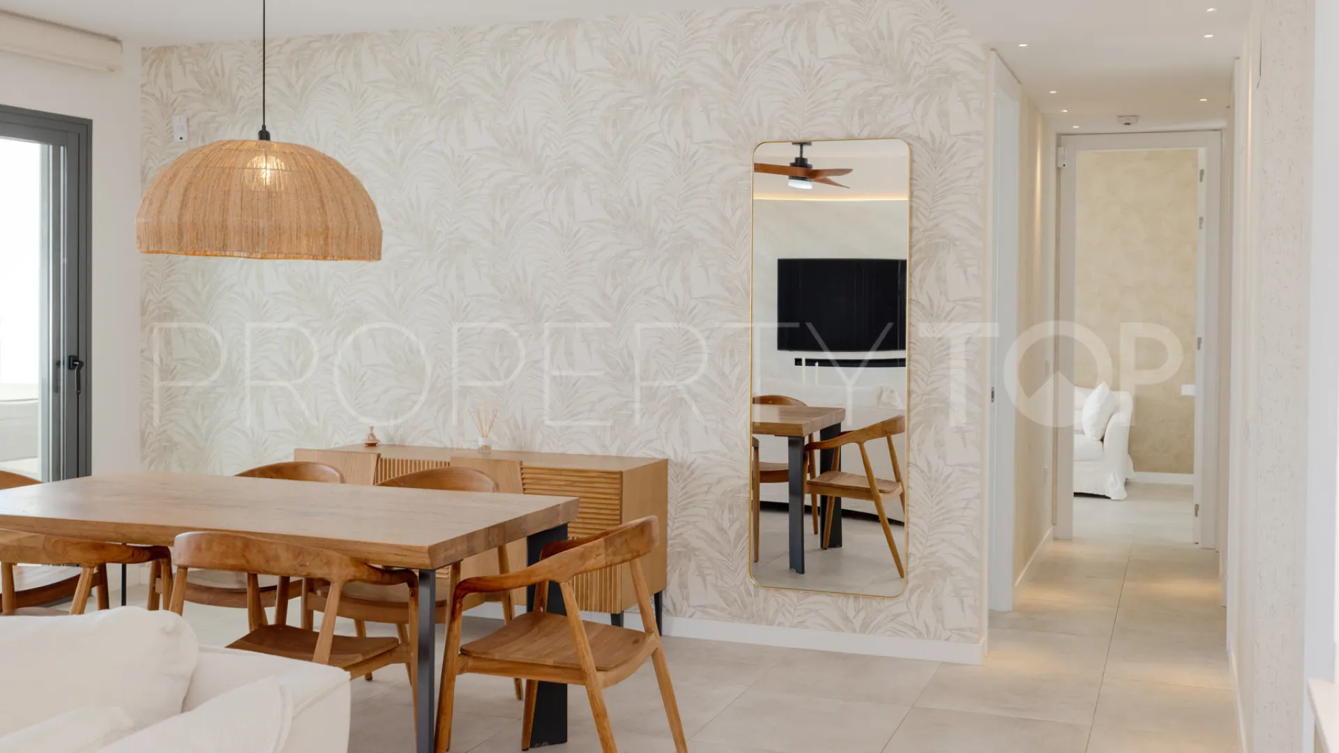 Apartamento en venta en Estepona Puerto