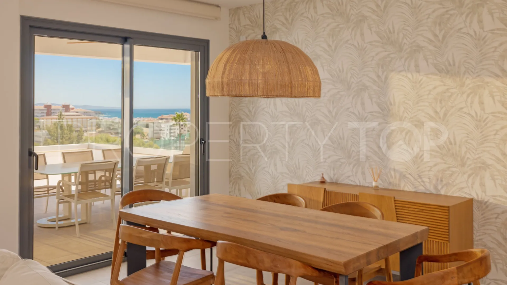 Apartamento en venta en Estepona Puerto