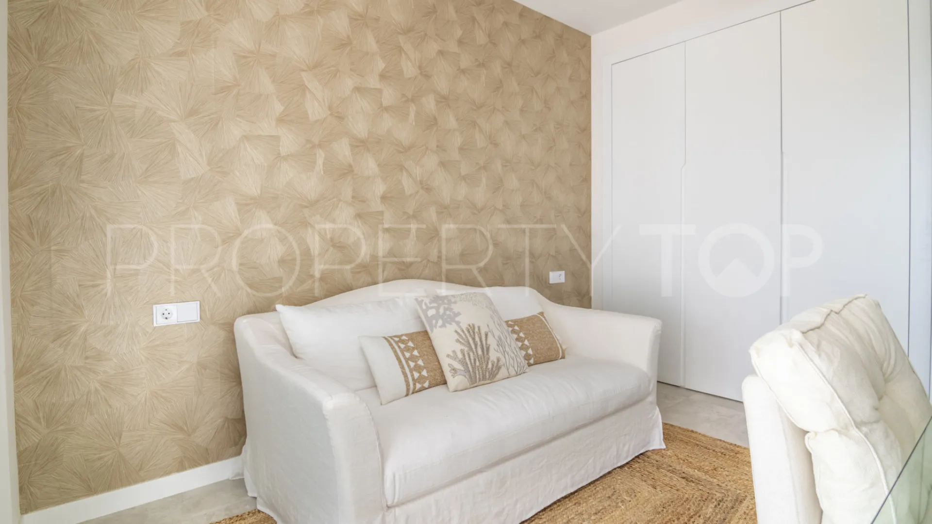 Apartamento en venta en Estepona Puerto