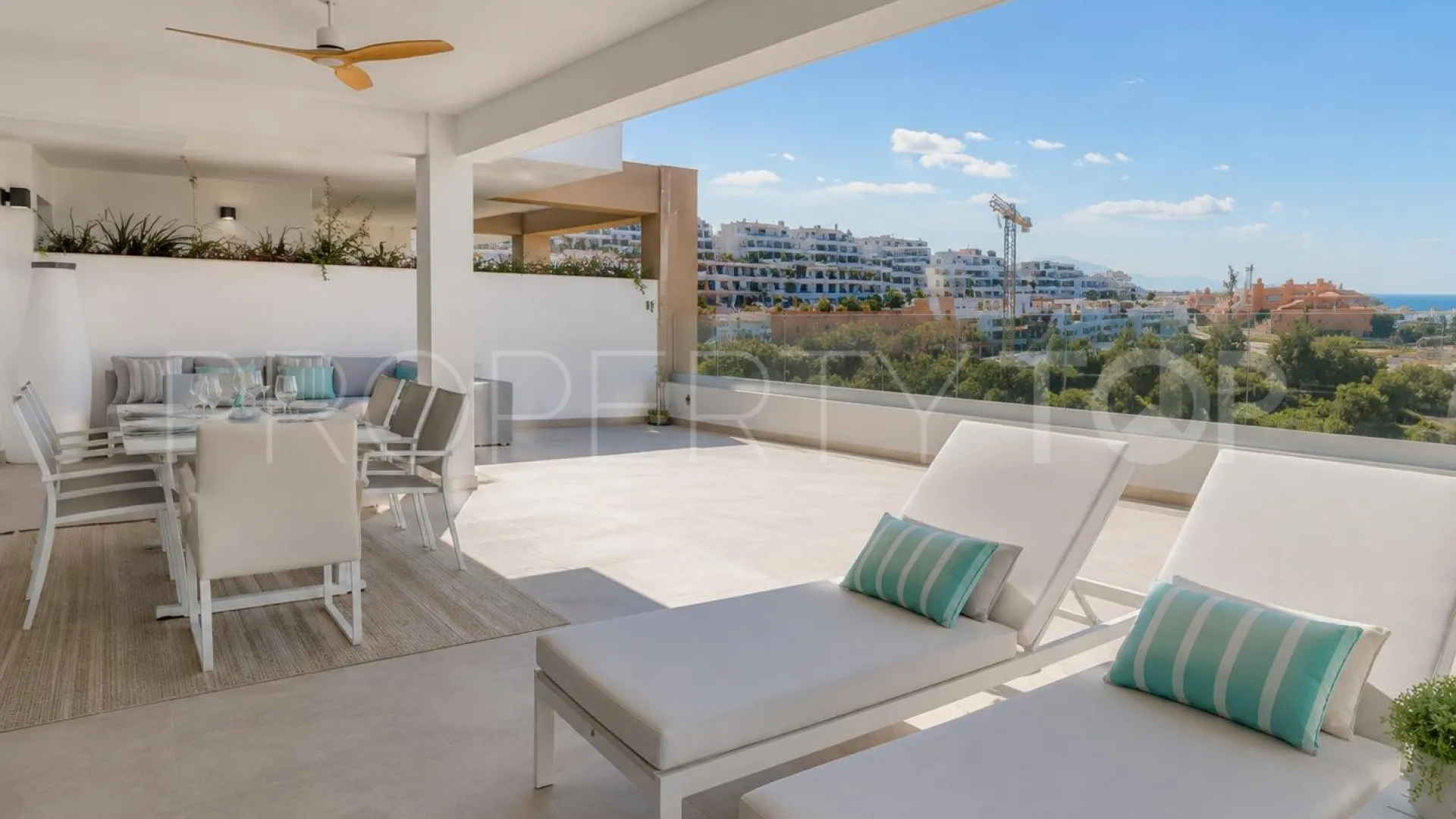 Apartamento en venta en Estepona Puerto