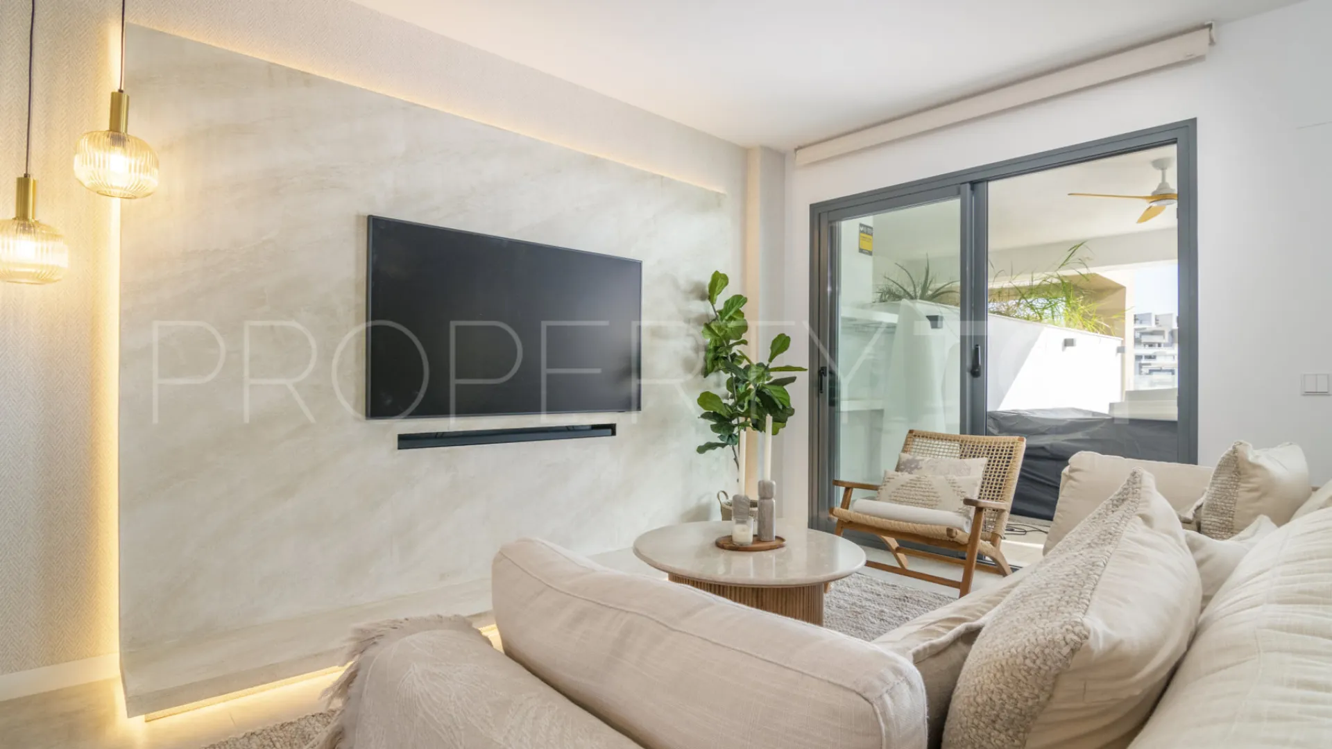 Apartamento en venta en Estepona Puerto
