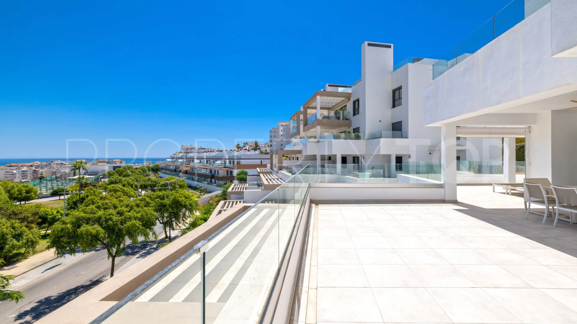 Apartamento en venta en Estepona Puerto