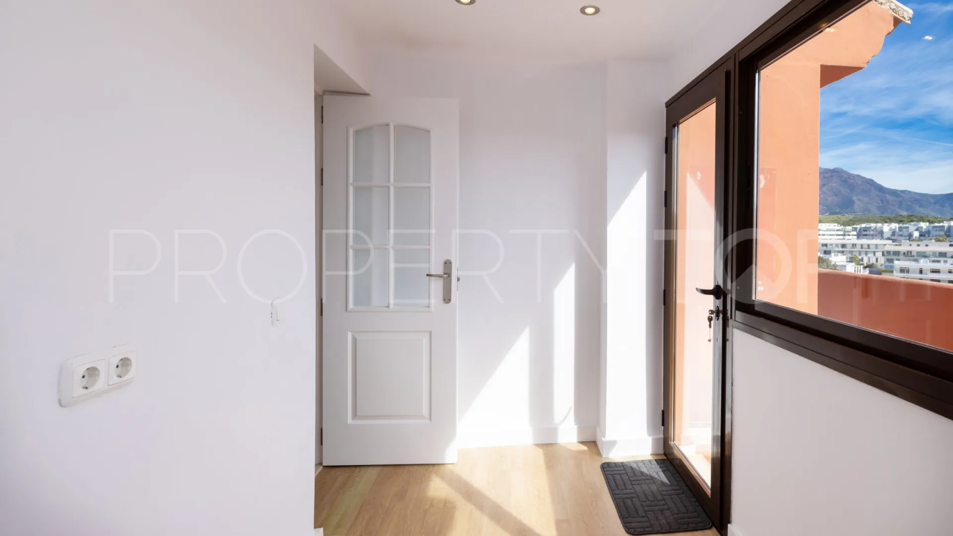 For sale apartment in Estepona Golf