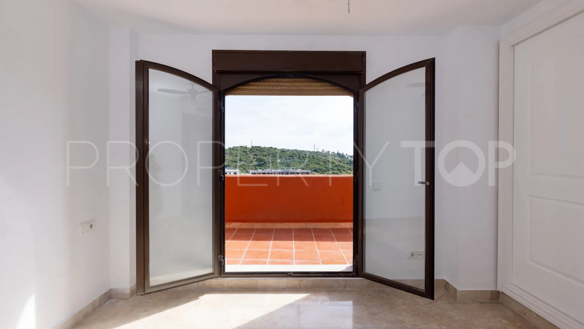 For sale apartment in Estepona Golf