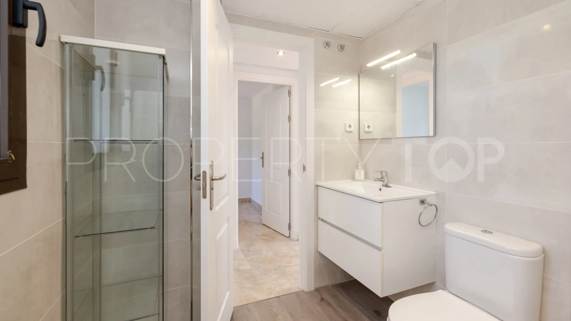 For sale apartment in Estepona Golf