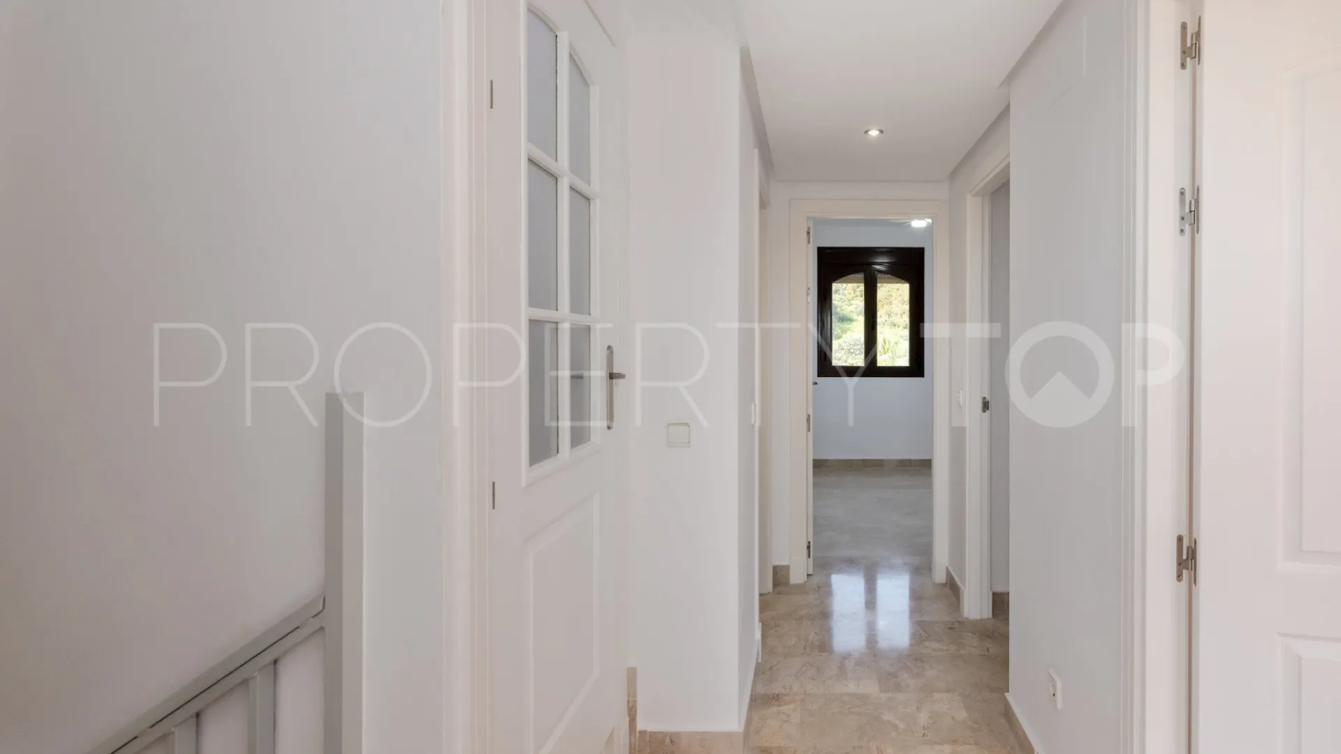 For sale apartment in Estepona Golf
