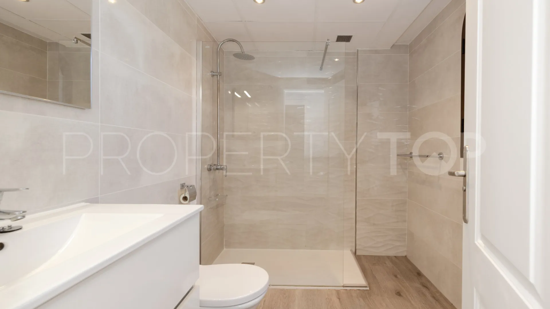 For sale apartment in Estepona Golf