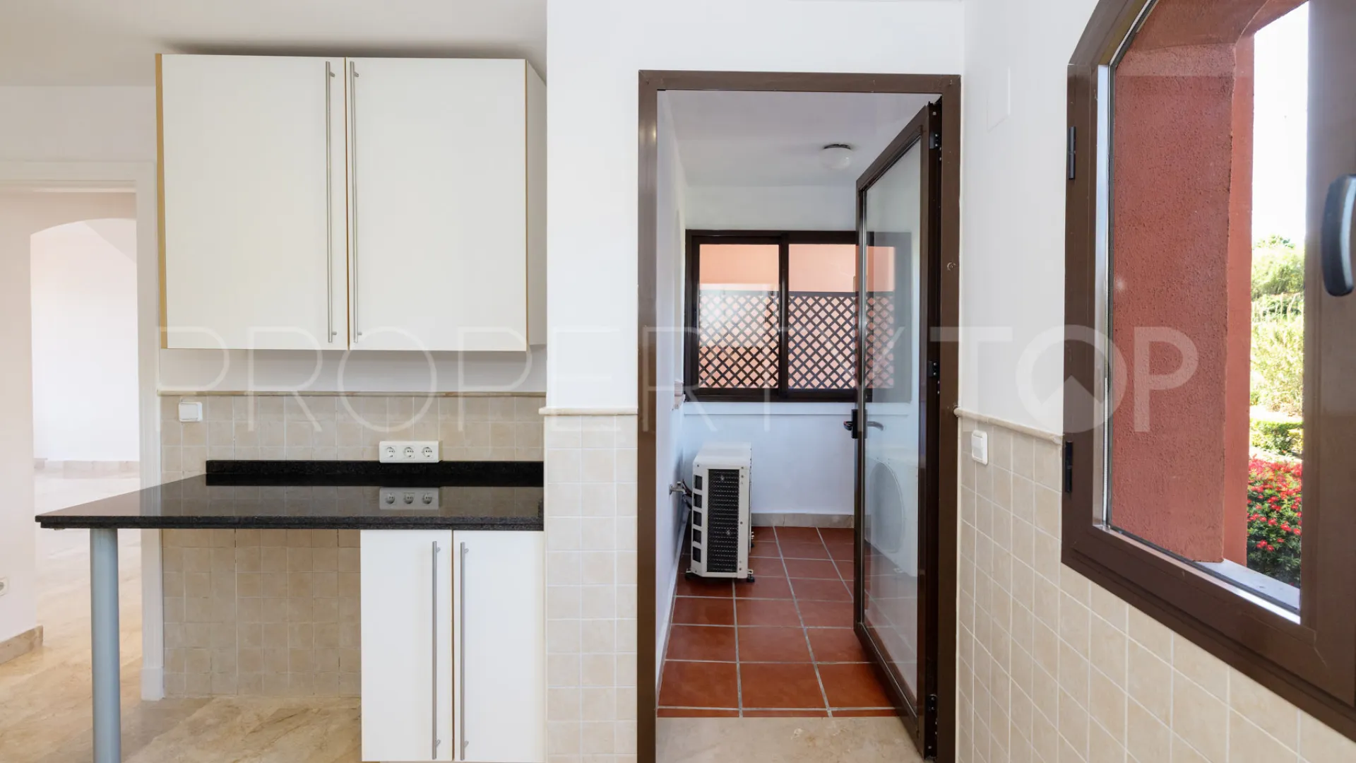 For sale apartment in Estepona Golf
