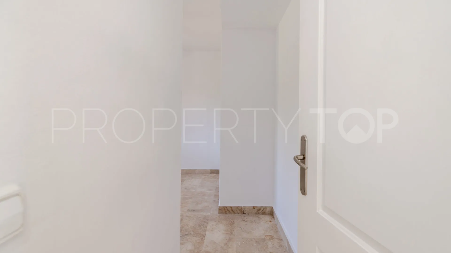 For sale apartment in Estepona Golf