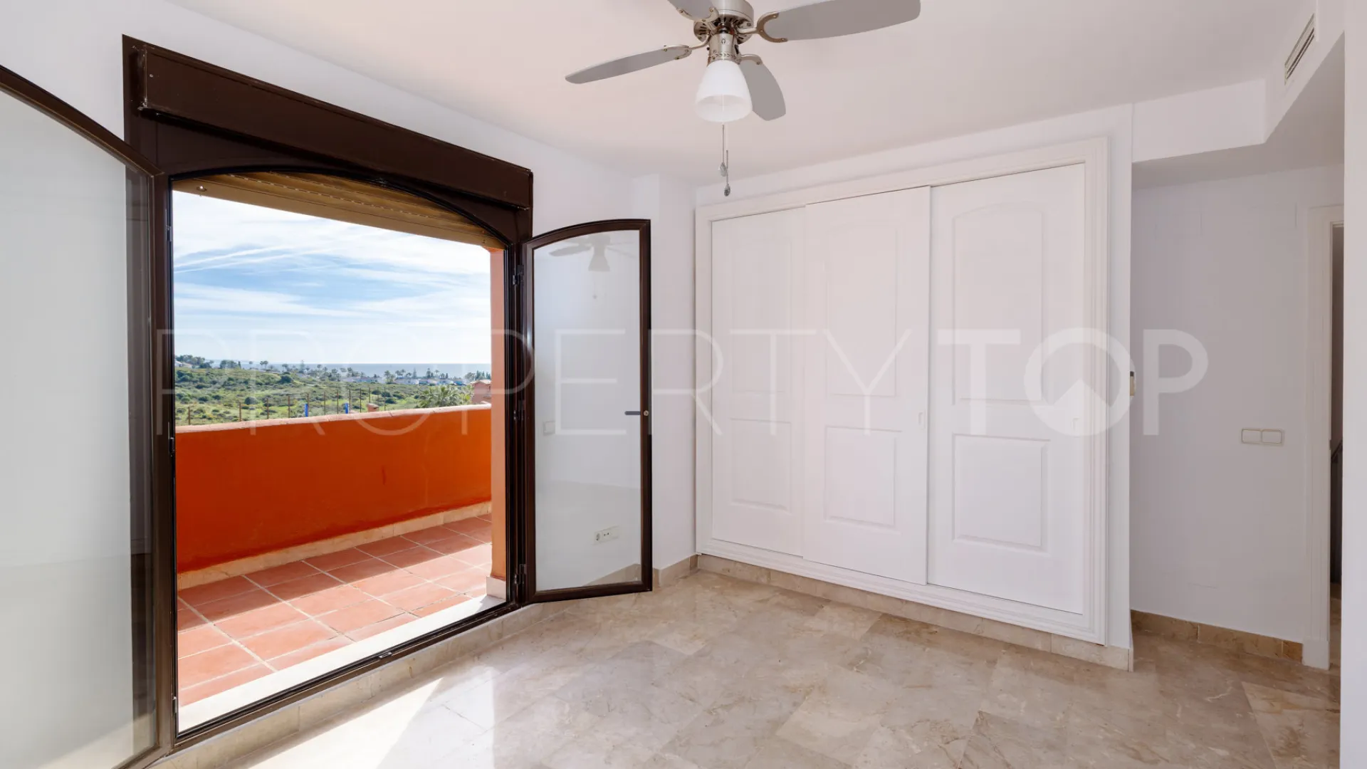 For sale apartment in Estepona Golf