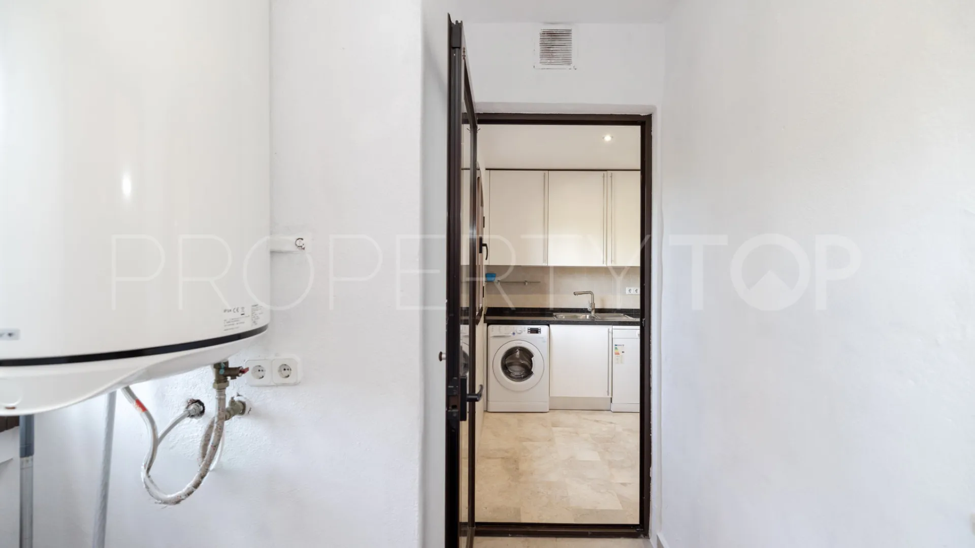 For sale apartment in Estepona Golf
