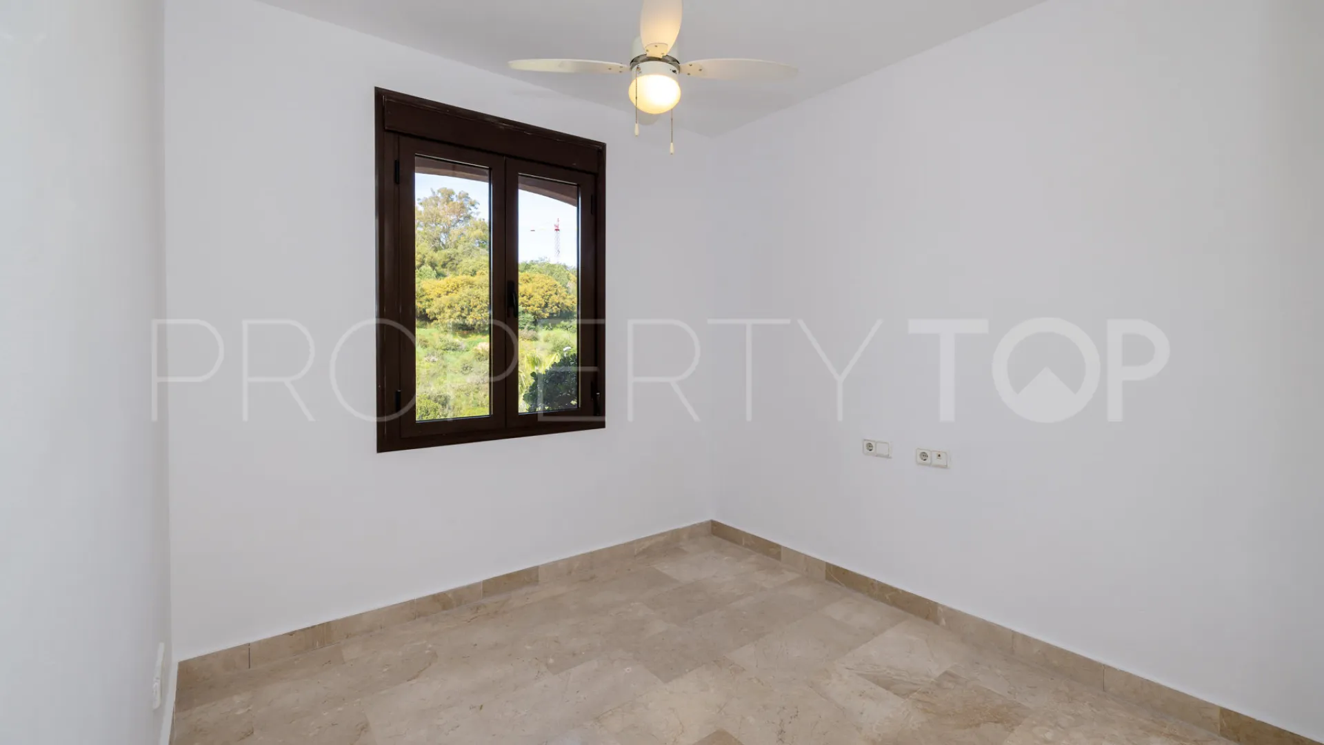 For sale apartment in Estepona Golf