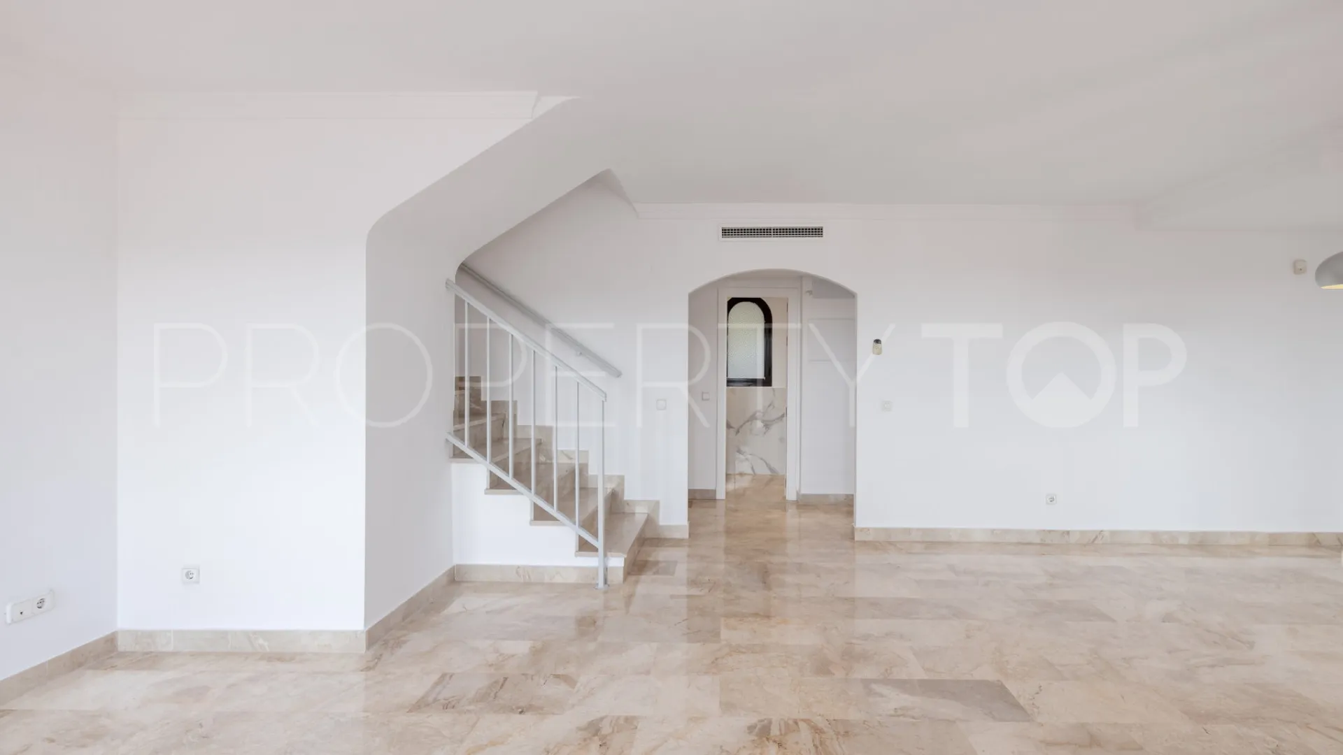 For sale apartment in Estepona Golf