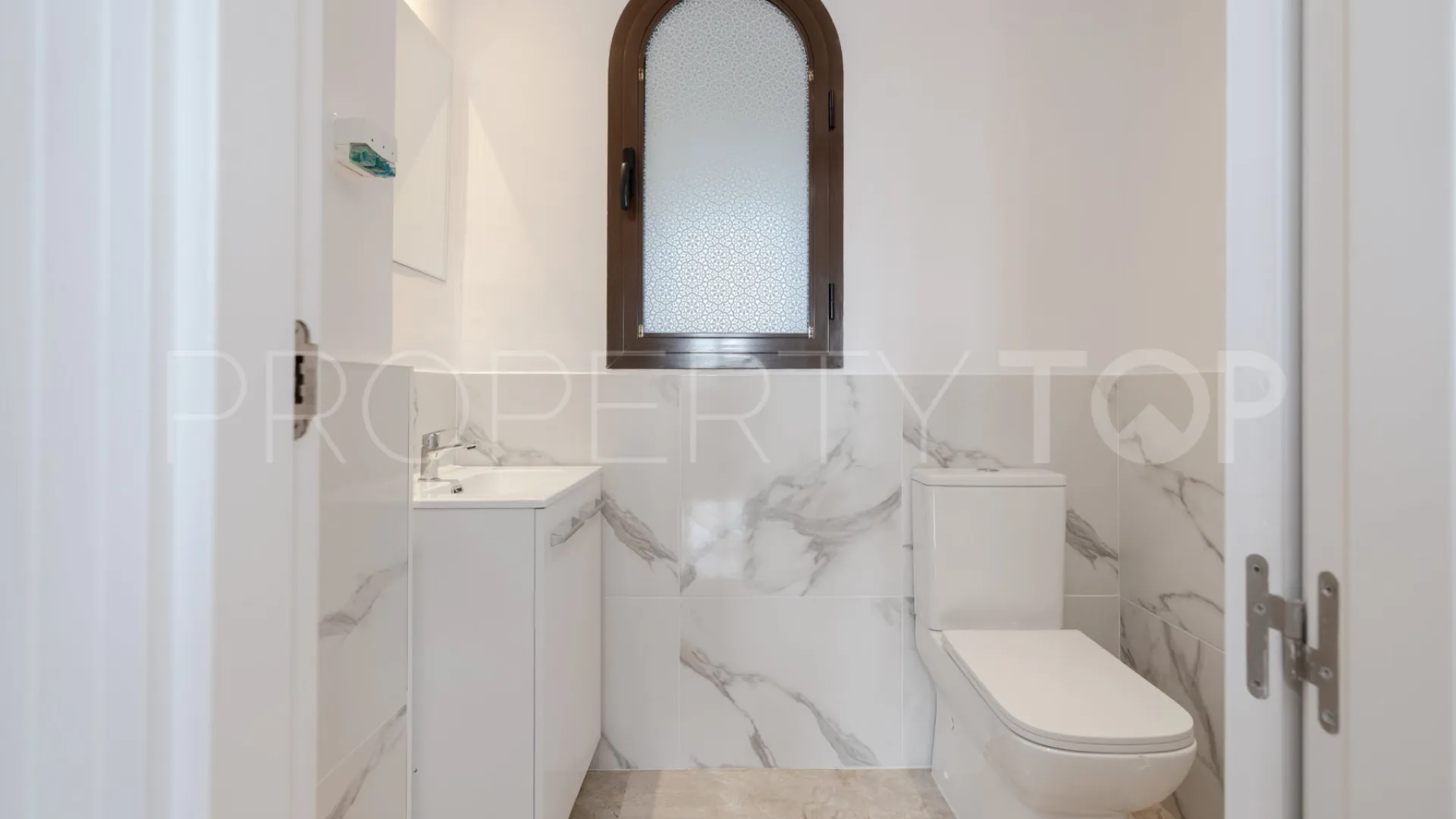 For sale apartment in Estepona Golf