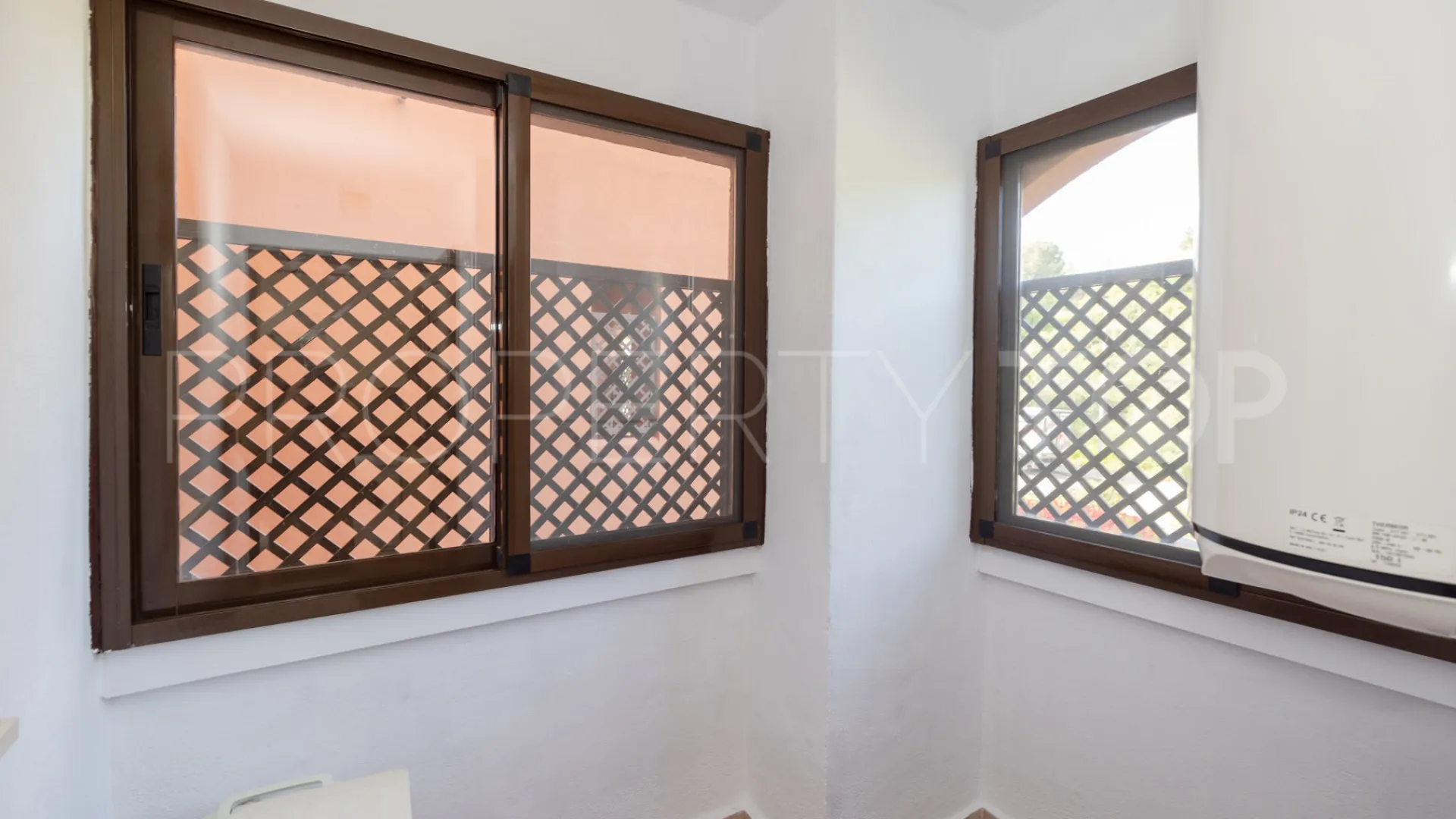 For sale apartment in Estepona Golf