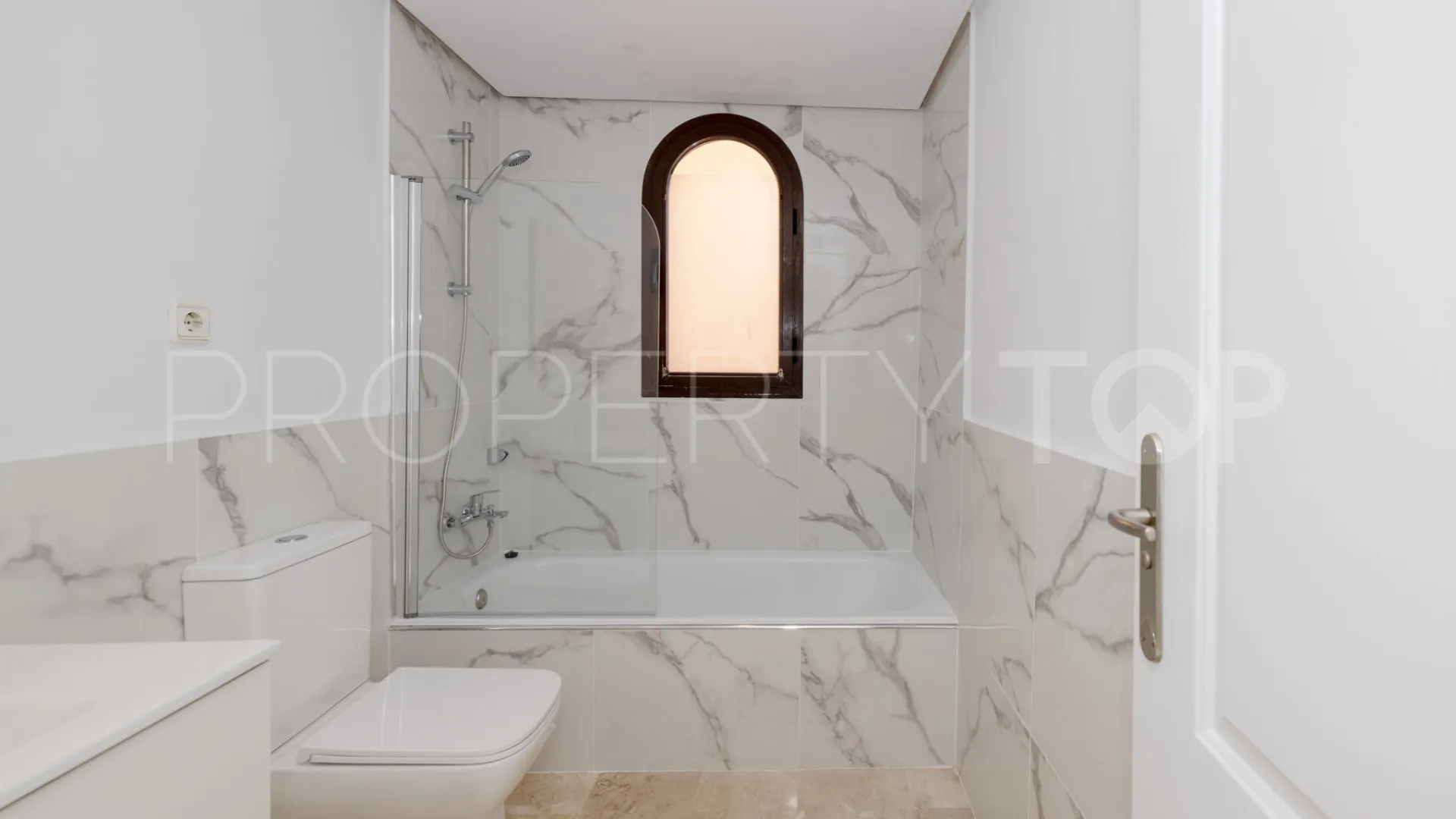 For sale apartment in Estepona Golf