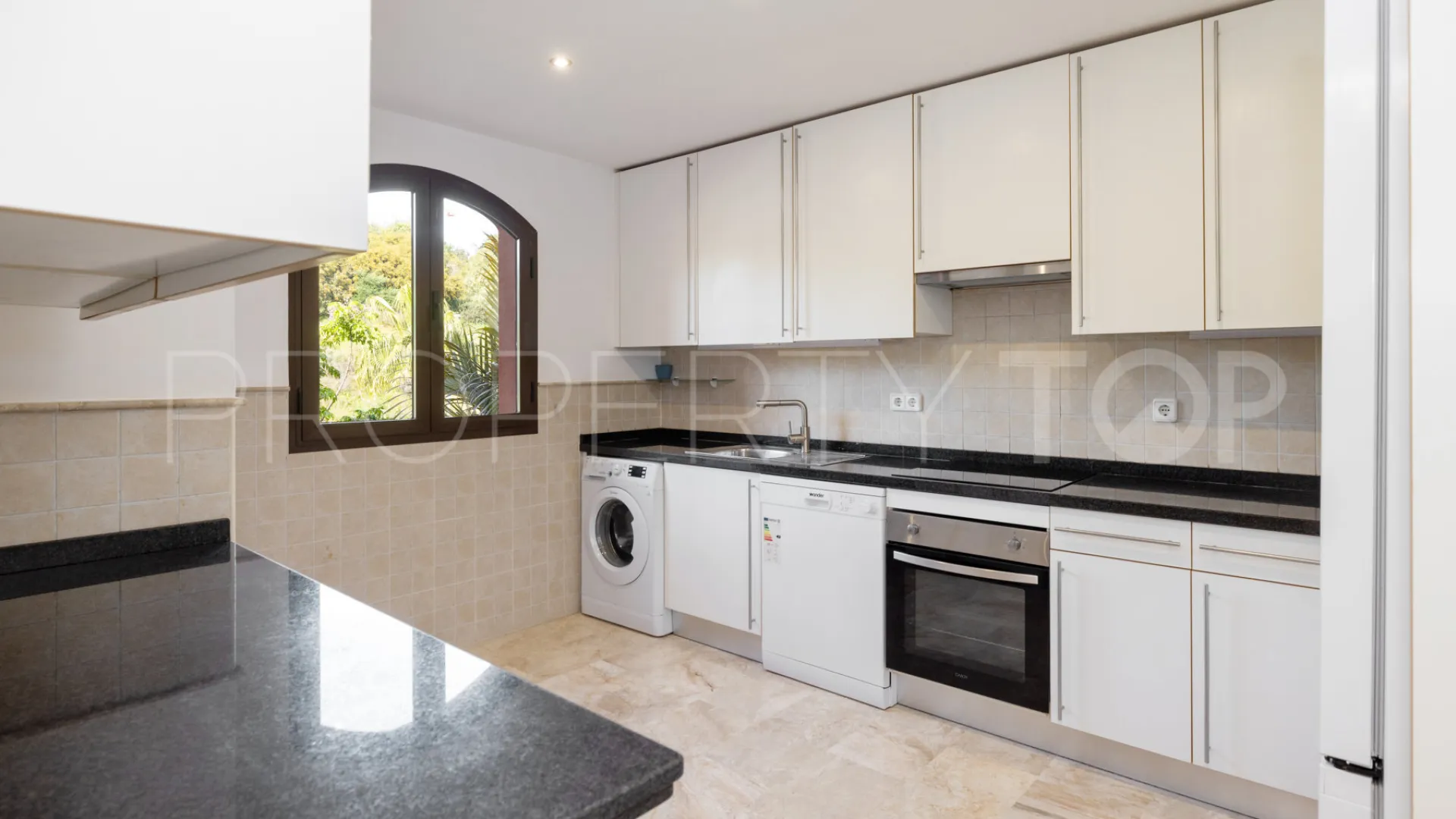 For sale apartment in Estepona Golf