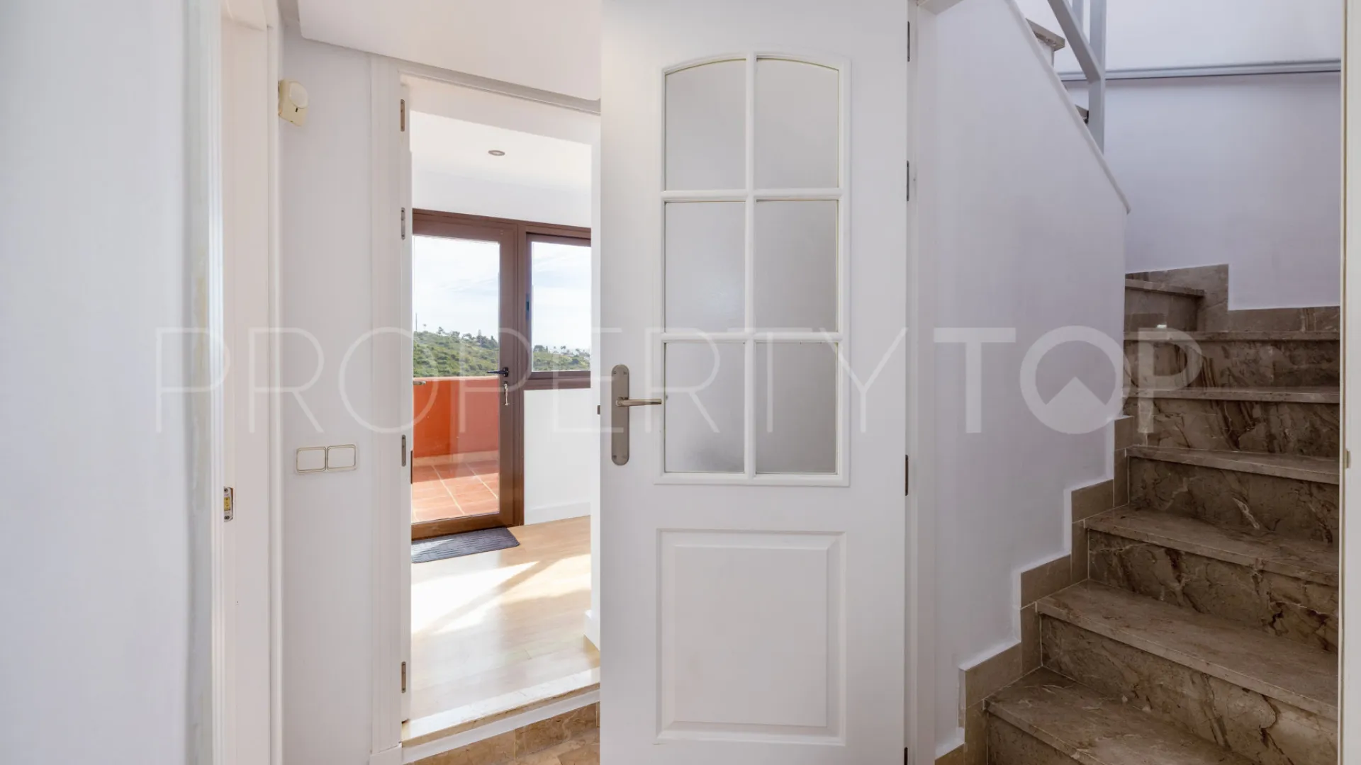 For sale apartment in Estepona Golf