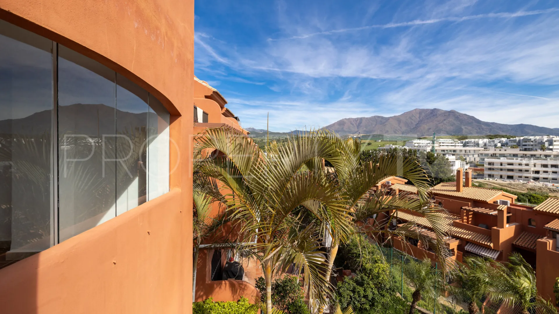 For sale apartment in Estepona Golf