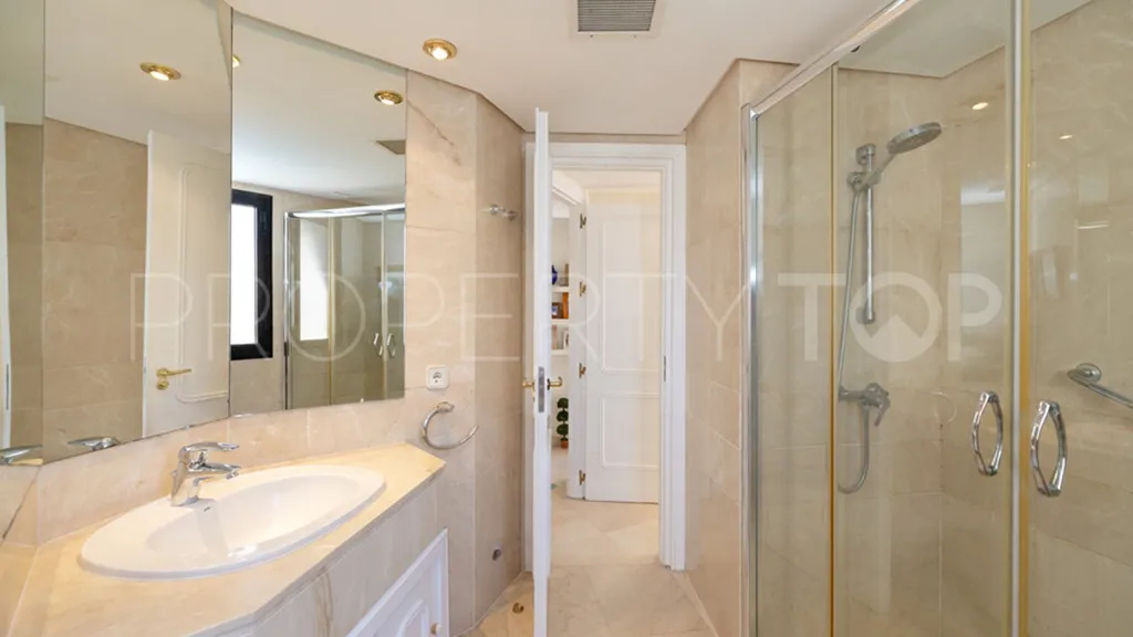 For sale Coto Real apartment with 3 bedrooms
