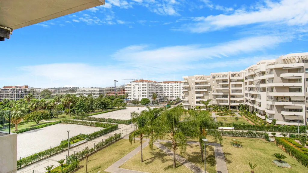 3 bedrooms apartment for sale in Nueva Andalucia