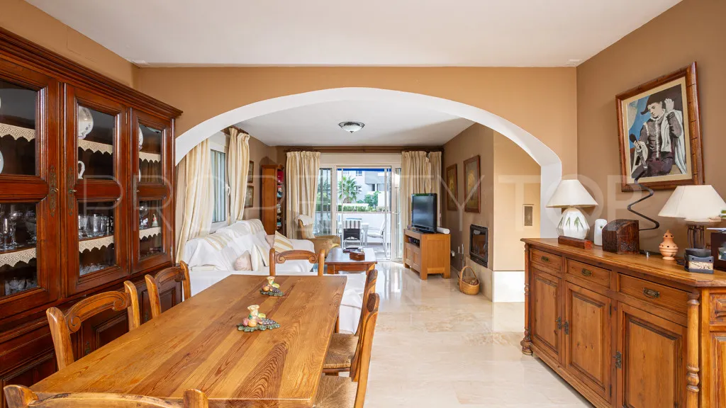Apartamento en venta con 3 dormitorios en Nueva Andalucia
