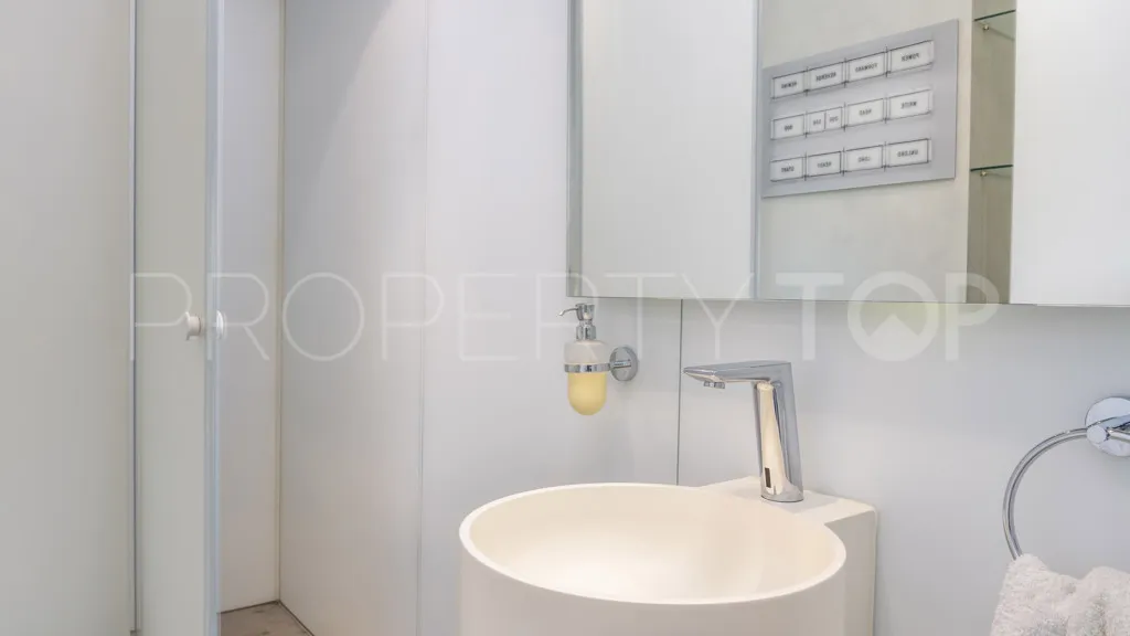 Local comercial en venta en Marbella - Puerto Banus