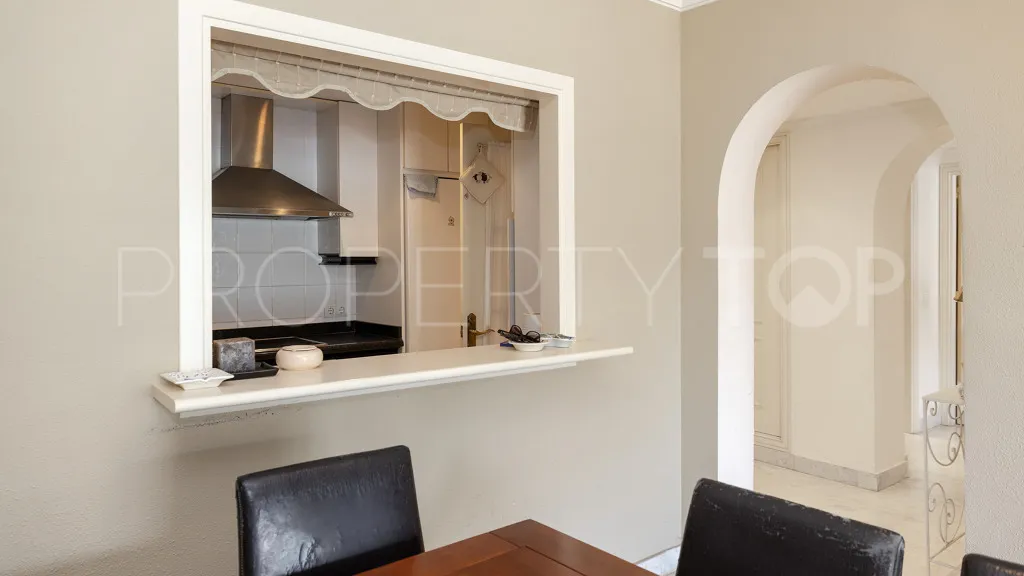 Apartamento en venta de 2 dormitorios en Marbella - Puerto Banus