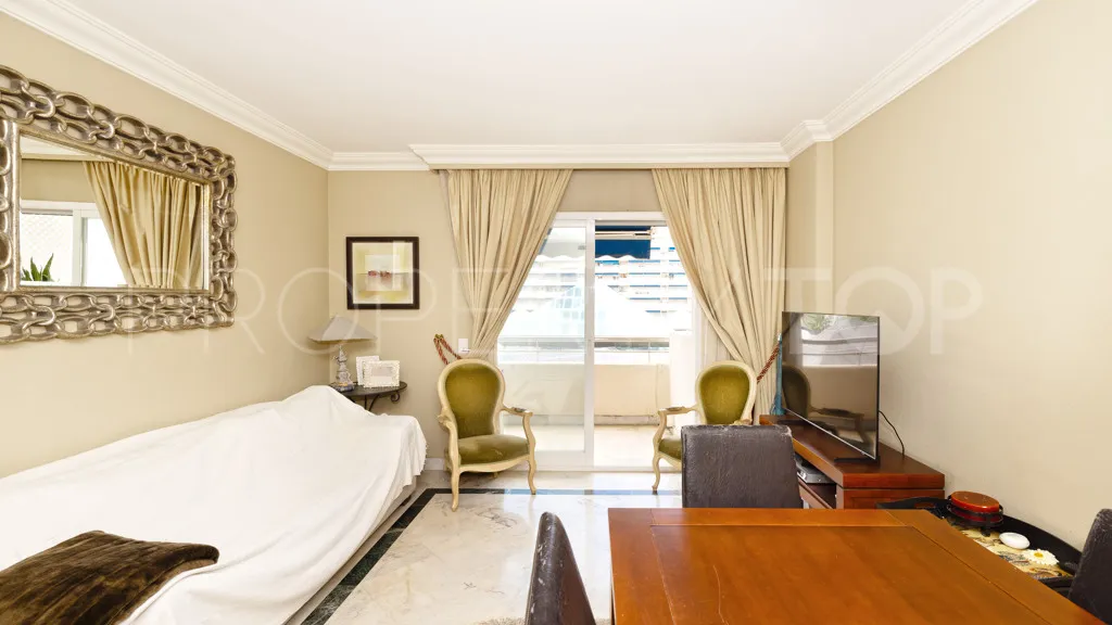 Apartamento en venta de 2 dormitorios en Marbella - Puerto Banus