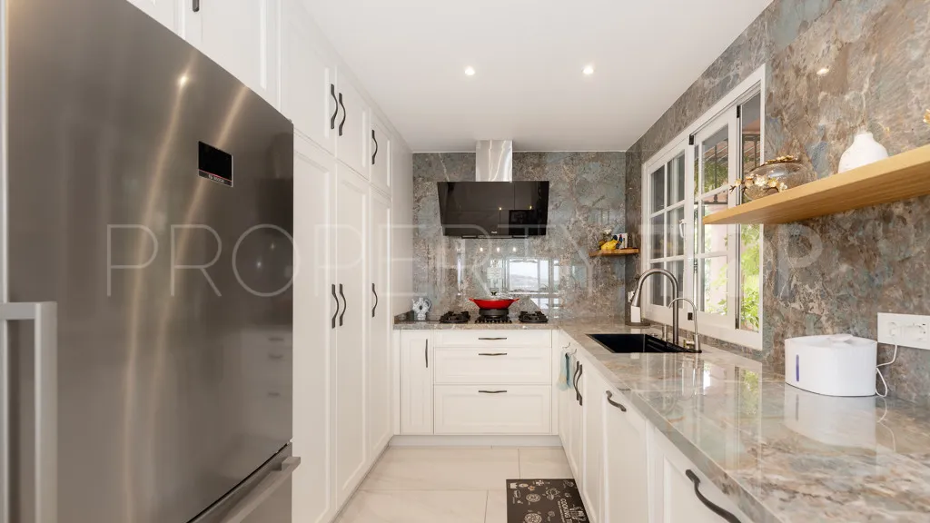 Se vende apartamento con 2 dormitorios en Benahavis