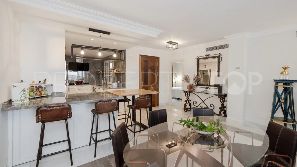 Se vende apartamento con 2 dormitorios en Benahavis