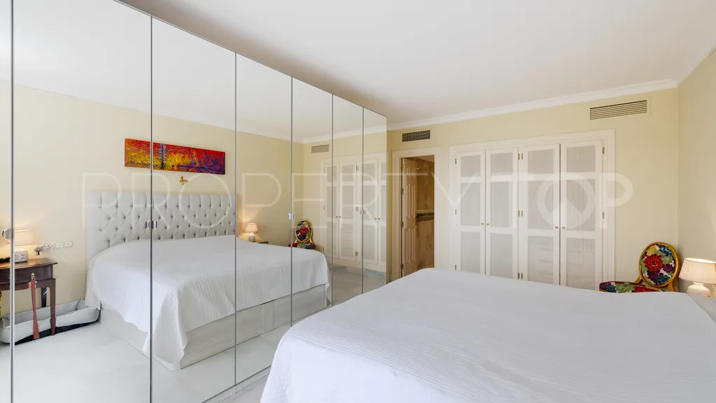 Se vende apartamento con 2 dormitorios en Benahavis