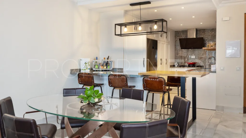 Se vende apartamento con 2 dormitorios en Benahavis