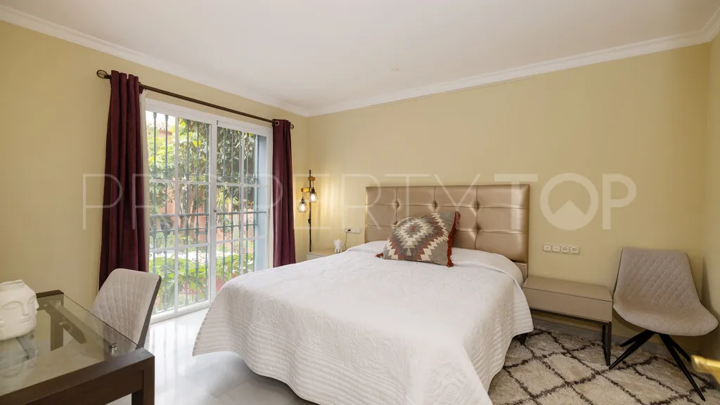 Se vende apartamento con 2 dormitorios en Benahavis