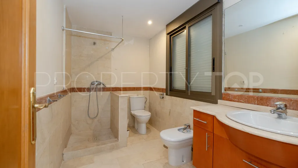 3 bedrooms Golden Mile chalet for sale