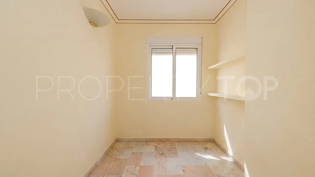Marbella - Puerto Banus, local comercial a la venta